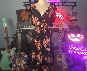 Source Unknown Black and Pink Floral Maxi Dress